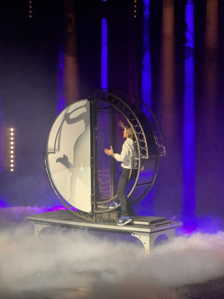 ALEXIS HAZARD ILLUSIONNISTE